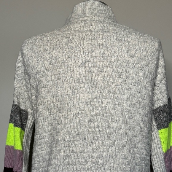 Cabi Colorblock Sleeve Downhill Sweater #4815, size XS - Picture 11 of 16